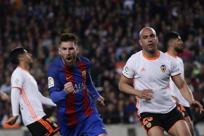  佛罗伦萨锋霸归来，夸梅双响炮助球队重返胜利轨道