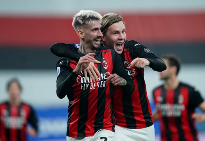  AC米兰青年军崛起，锋线双子星闪耀亚平宁  